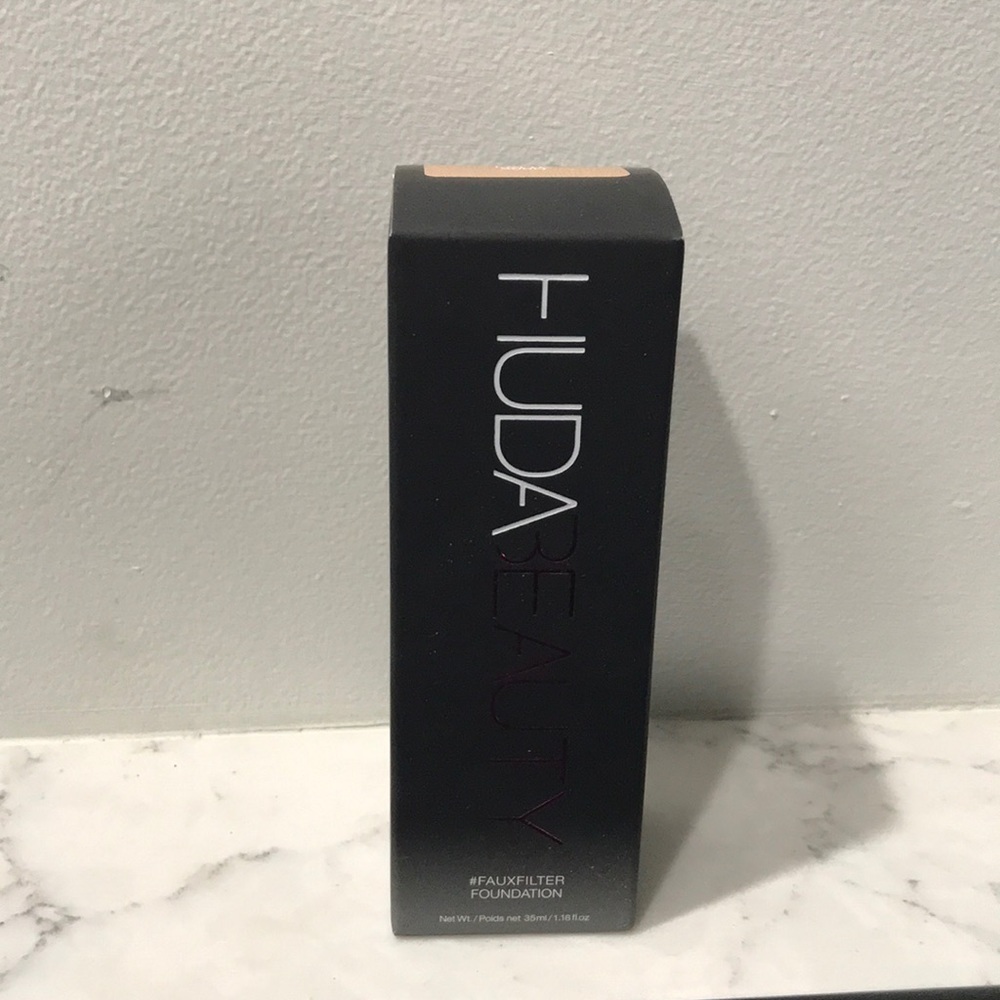 Huda Beauty Fauxfilter Foundation